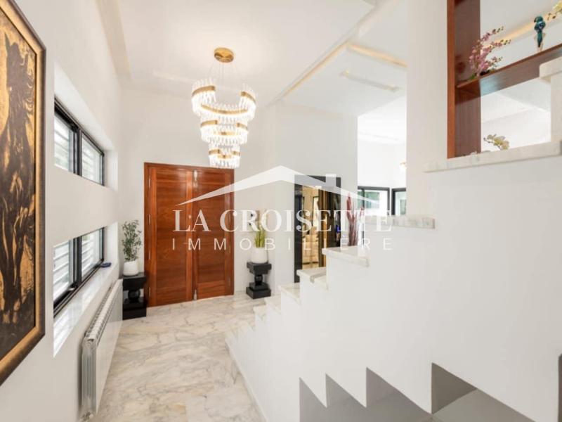 Villa S+5 avec piscine à Gammarth